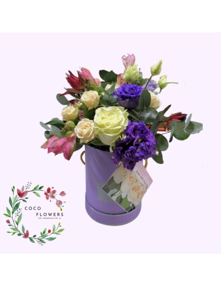 Aranjament flori diverse alb și mov